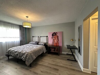 20201 NE 29th Ct unit D335, Miami, FL 33180 - photo 7