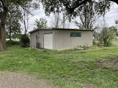 431 Linden St, Sutherland, NE 69165 - photo 3