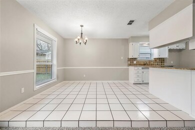 2821 Autumn Dr, Hurst, TX 76054 - photo 6