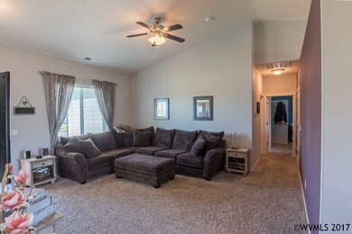 38613 SW Filbert St, Scio, OR 97374 - photo 4