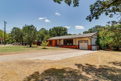 501 Hurstview Dr, Hurst, TX 76053 - photo 4