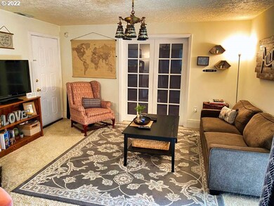 801 E Sheridan St, Newberg, OR 97132 - photo 2