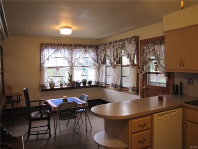 900 Milford St, Easton, PA 18045 - photo 5