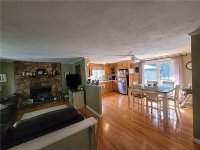 17 Steere St, Johnston, RI 02919 - photo 2