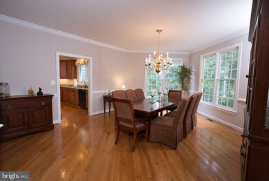 10223 Woodvale Pond Dr, Fairfax Station, VA 22039 - photo 4