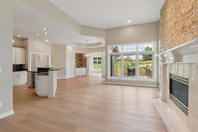 1051 Glen Oaks Dr, West Des Moines, IA 50266 - photo 4