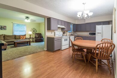 1182 Vinewood Dr, Columbus, OH 43229 - photo 4