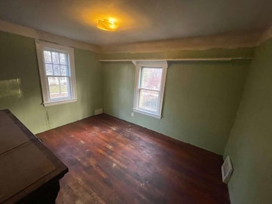 16 Devonshire Rd, Pleasant Ridge, MI 48069 - photo 7