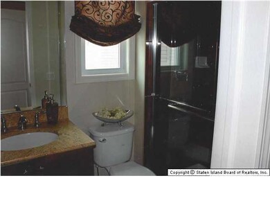 165 Roswell Ave, Staten Island, NY 10314 - photo 5