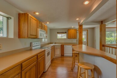 68924 Twilight St Edwardsburg-large-025-