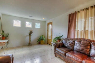 Living Room (4)