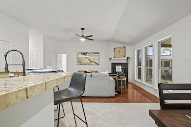 401 Barbara Jean Ln, Burleson, TX 76028 - photo 3