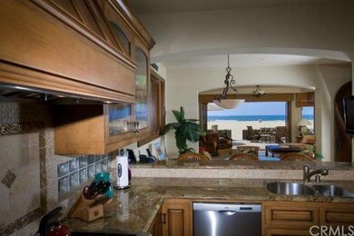 Kitchen with Breakfast Bar, Dining & Living Room h