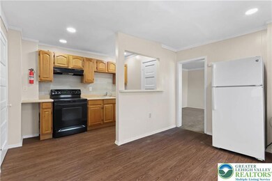 1348 E 6th St unit 2nd Floor Rear, Bethlehem, PA 18015 - photo 5