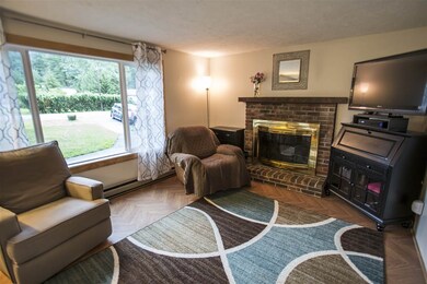 843 S Mammoth Rd, Manchester, NH 03109 - photo 3