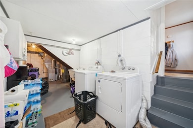 523 Hemlock St, Greensburg, PA 15601 - photo 6