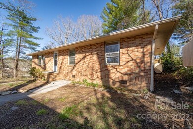 51 Ochlawaha Dr, Hendersonville, NC 28792 - photo 2