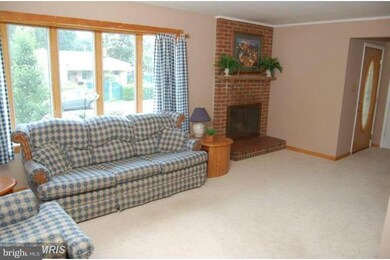 212 Dale Rd, Pasadena, MD 21122 - photo 6