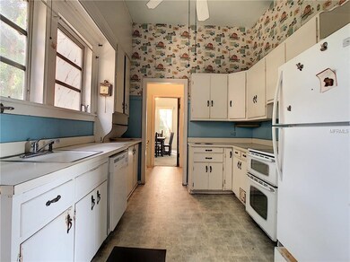 838 E Lake Elbert Dr NE, Winter Haven, FL 33881 - photo 4