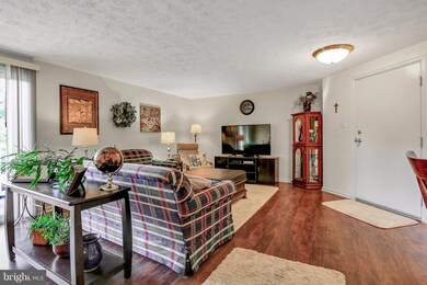 823 Stratford Way unit F, Frederick, MD 21701 - photo 2