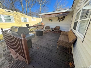 658 Sound Ave unit F6, Calverton, NY 11933 - photo 4