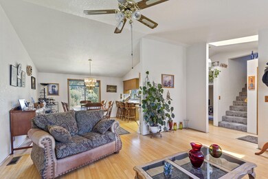 102 NW Dawnhill Ct, Grants Pass, OR 97526 - photo 5