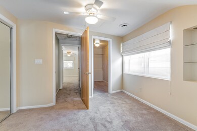 678 S Mitchell Ave, Elmhurst, IL 60126 - photo 4