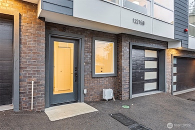 12215 Des Moines Memorial Dr S unit B, Burien, WA 98168 - photo 2