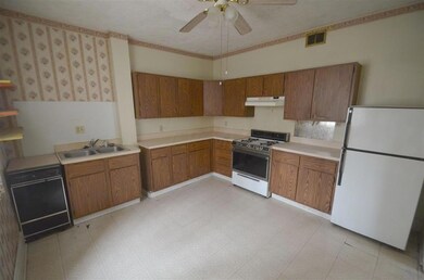 Kitchen / Eating Area