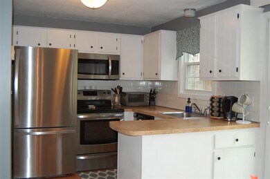 56 Fieldstone Dr, Londonderry, NH 03053 - photo 2