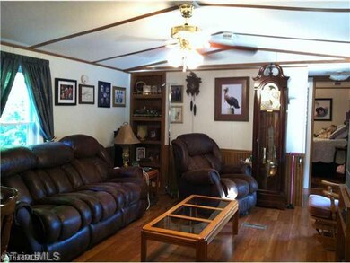 1940 Meadowlands Dr, Asheboro, NC 27205 - photo 6