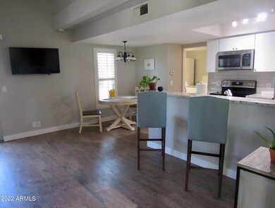 808 E Lawrence Ln unit 204, Phoenix, AZ 85020 - photo 4