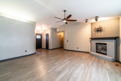 2205 Laforge Ln, Auburn, IN 46706 - photo 5