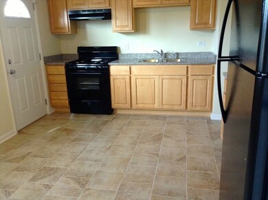 17850 Yale Ln, Country Club Hills, IL 60478 - photo 2