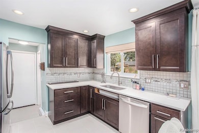 1035 Wyman Dr, Waterford, MI 48328 - photo 2