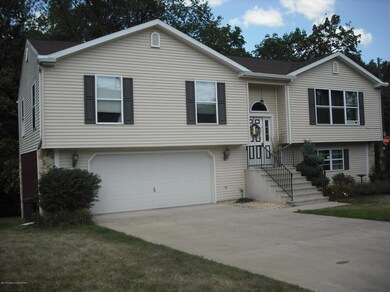 105 Railroad Ave, Nanticoke, PA 18634 - photo 2