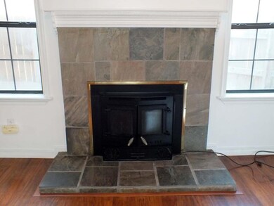 07 Fireplace 2