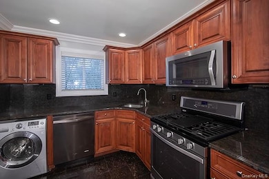 40 Broadway unit A2, Amityville, NY 11701 - photo 2