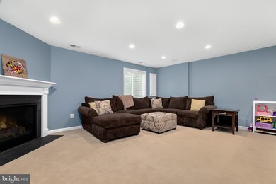 22864 Glacier Lily Dr, Clarksburg, MD 20871 - photo 5