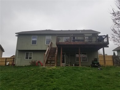 716 Ridge Crest Dr, Raymore, MO 64083 - photo 6