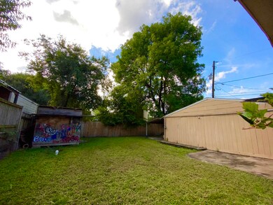 8849 Meta St, Houston, TX 77022 - photo 7