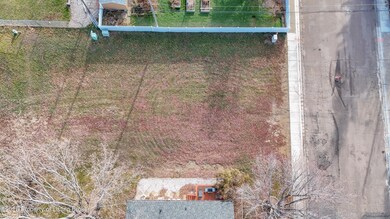 390 Baker Ave, Dickinson, ND 58601 - photo 7