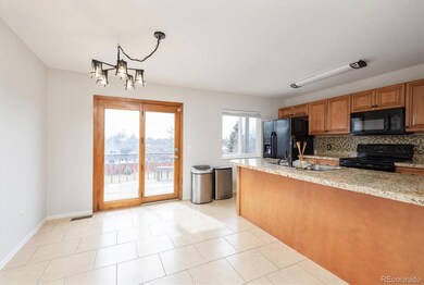 Eat-in Kitchen