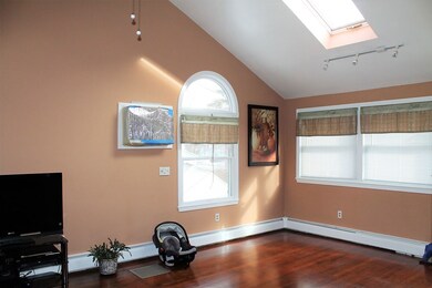 39 Cox St, Nashua, NH 03064 - photo 5