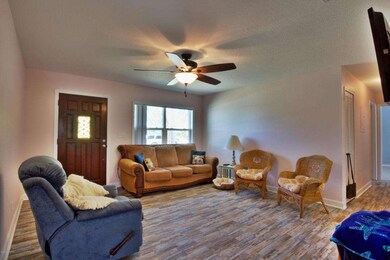 425 Pinetree Dr - 10