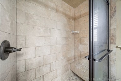 1108 W Will Rogers Ct, Claremore, OK 74017 - photo 4