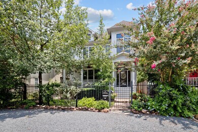 611 Algregg St, Houston, TX 77008 - photo 2