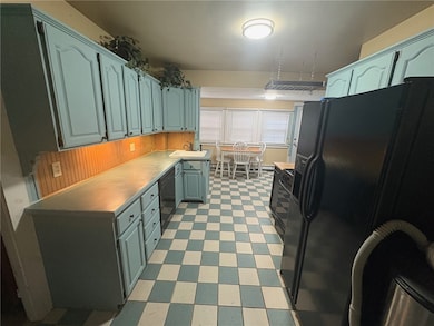 27 Matteson St, Coventry, RI 02816 - photo 4