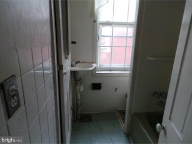 429 S 5th St, Camden, NJ 08103 - photo 5