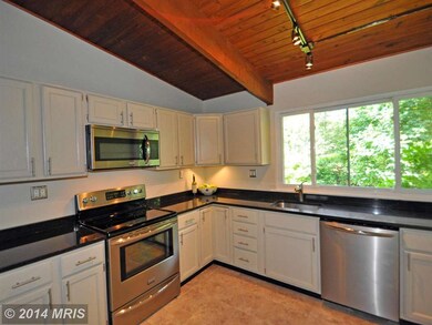 6409 Crosswoods Dr, Falls Church, VA 22044 - photo 6